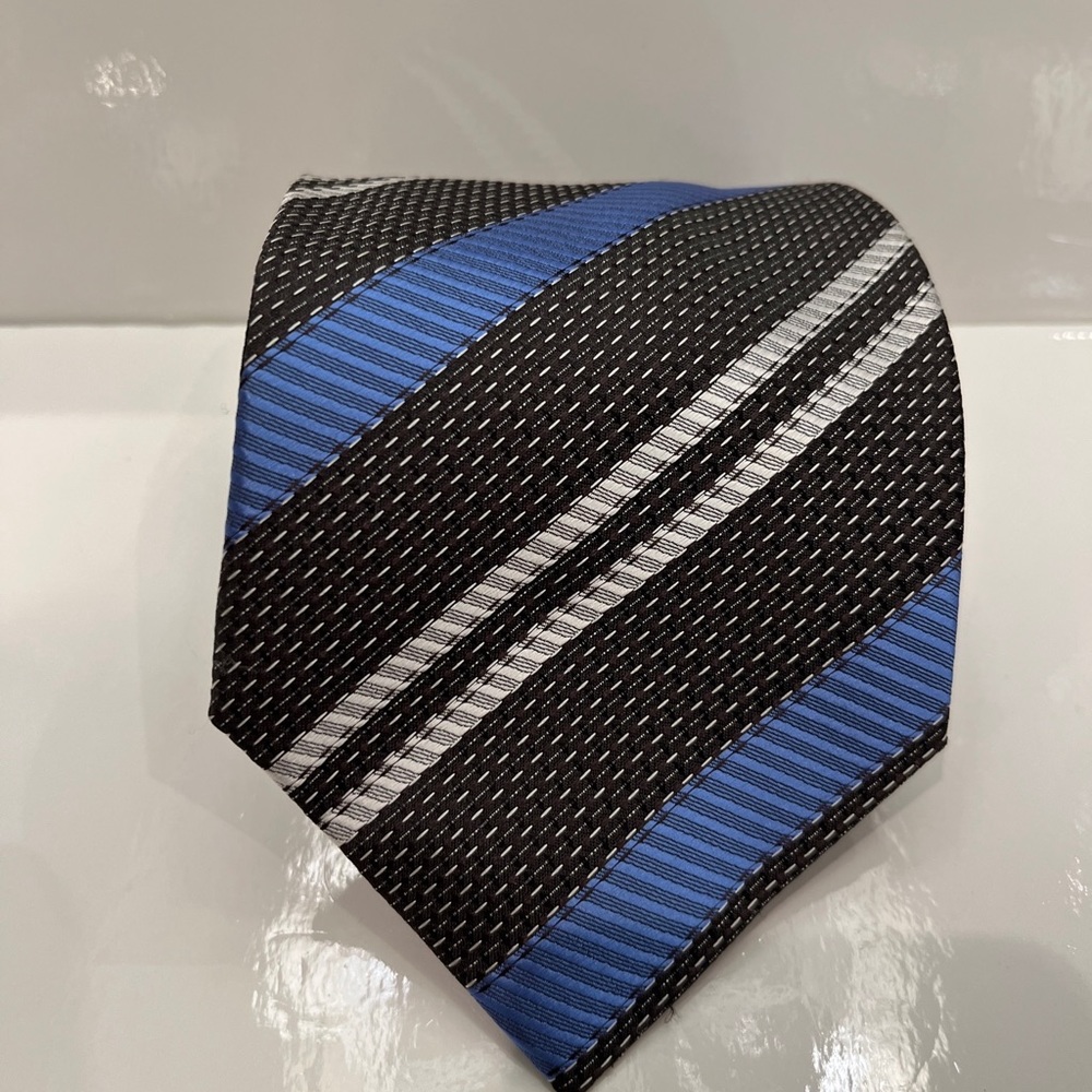 HUGO BOSS Men's 100% Silk 59” Long, 4” Wide Necktie ITALY Striped Brown Blue.